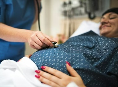 O Papel da Enfermagem Obstétrica no Acompanhamento Pré-natal e Puerpério: Cuidados Essenciais para a Saúde Materna
